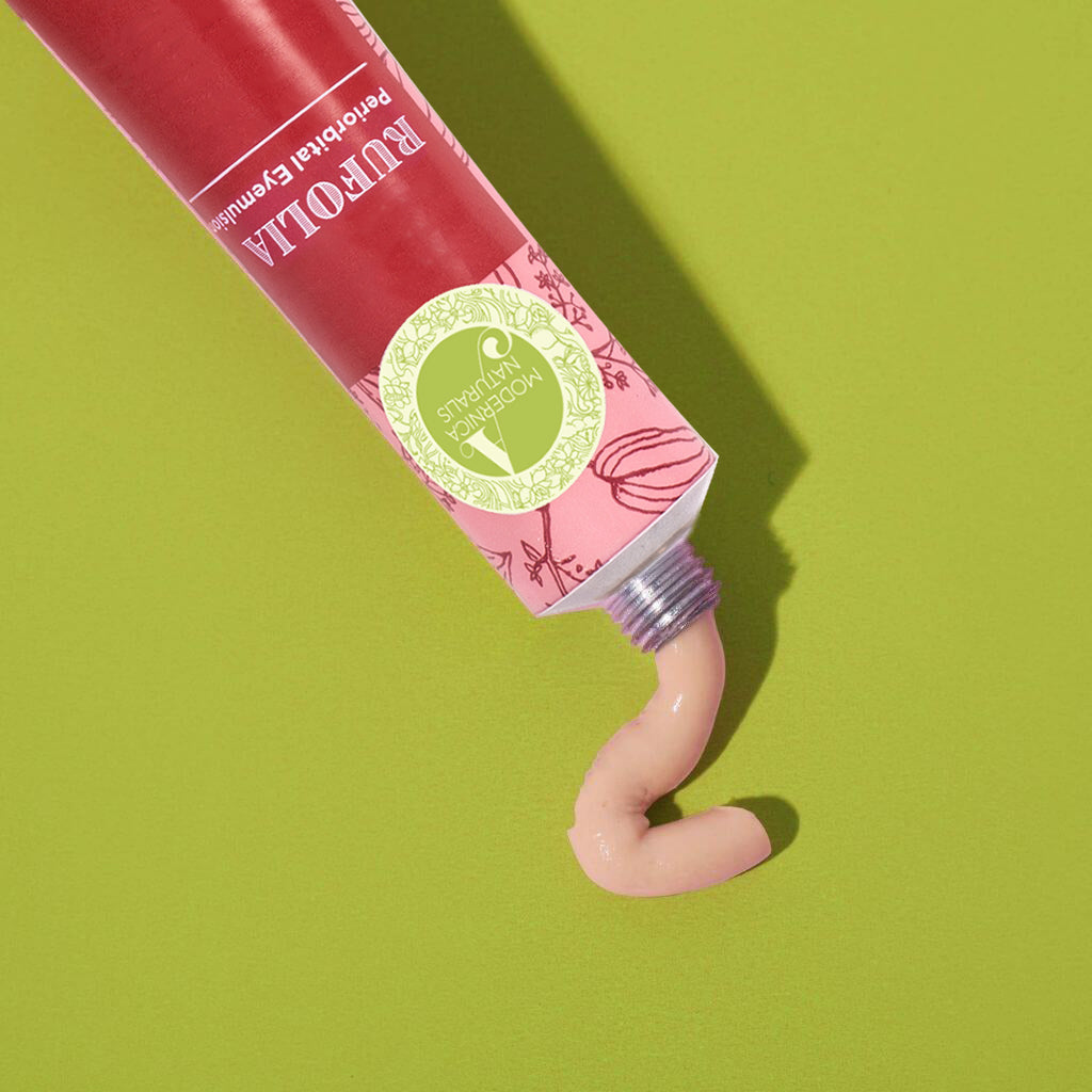 Rufolia Szemkörnyéki Emulzió – Világosít, nyugtat és feszesít a szem alatt festőbuzérrel, aloe verával, niacinamiddal és hialuronsavval (Rufolia Periorbital Eyemulsion - Brighten, Soothe and Firm Under-Eyes)